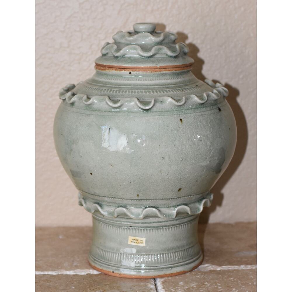 Thai Celadon-Glazed Crackle Stoneware Hu Vessel Temple Jar With Lid
